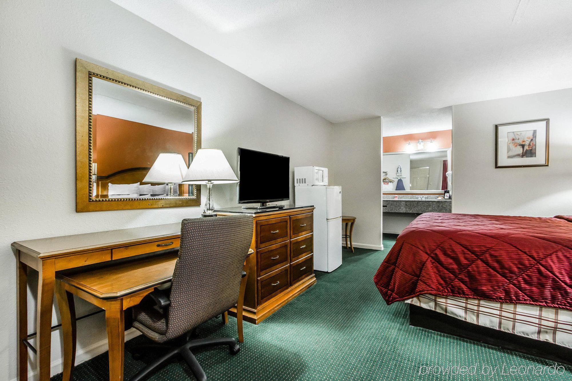Econo Lodge Inn & Suites Энтерпрайз Экстерьер фото